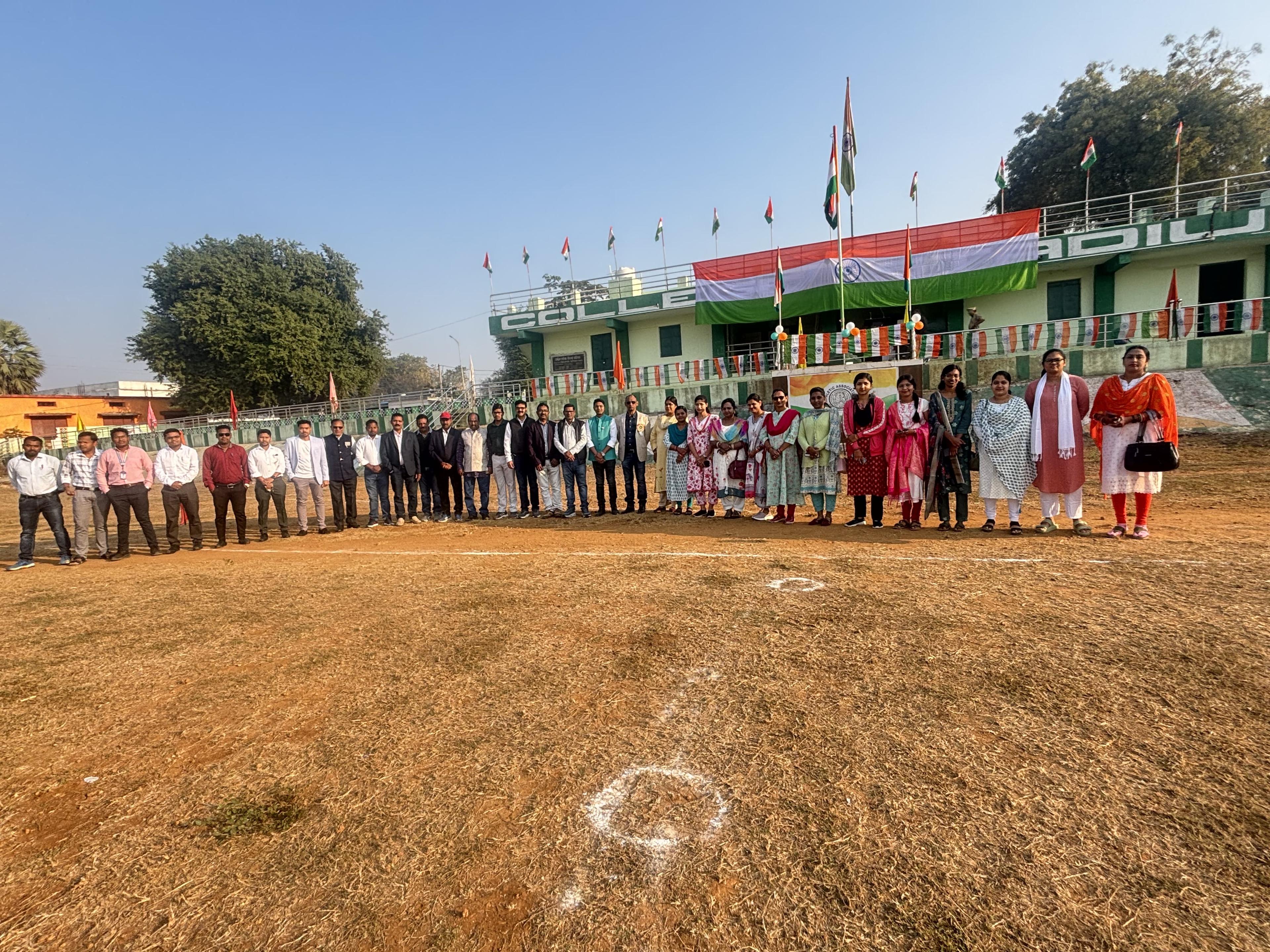 https://khariarcollege-new.s3.ap-south-1.amazonaws.com/public/campus-life/1753161999714-9f74fb718e88e72408a1d841be8a94a9.jpg